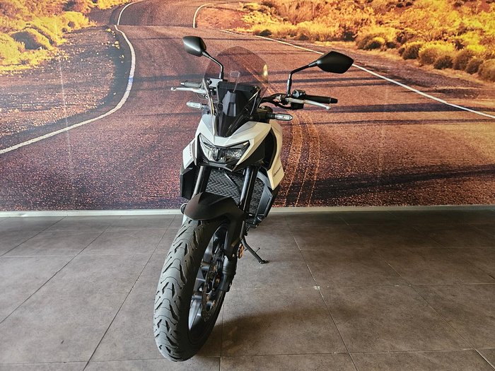 2025 Honda CB750 Hornet CB White