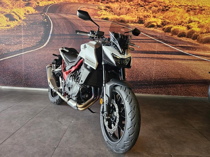 2025 Honda CB750 Hornet CB White