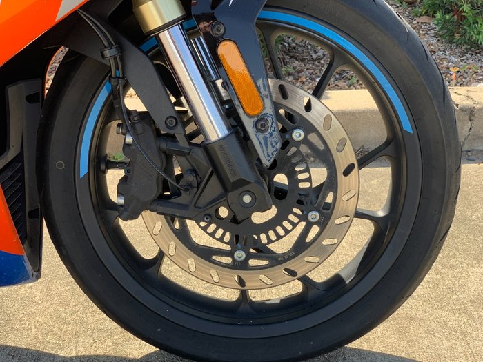 2023 CFMOTO 300 SR ABS LAVA ORANGE