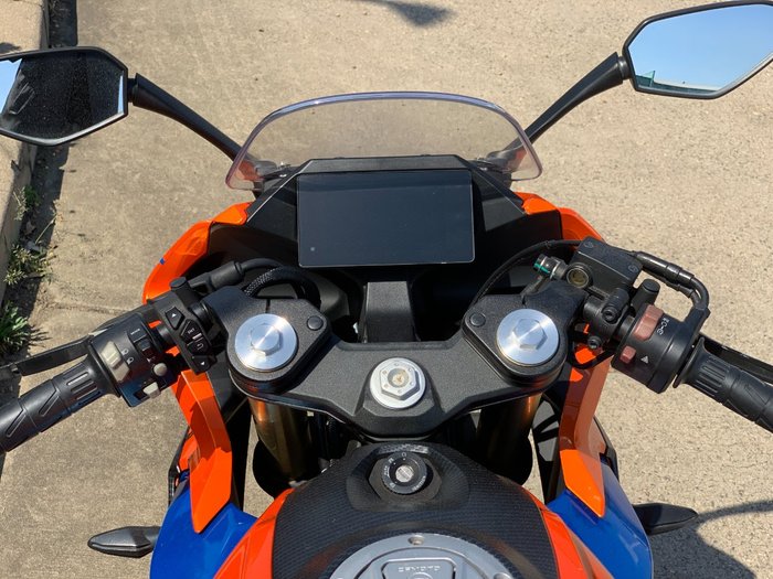 2023 CFMOTO 300 SR ABS LAVA ORANGE