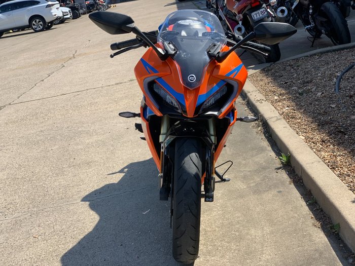 2023 CFMOTO 300 SR ABS LAVA ORANGE