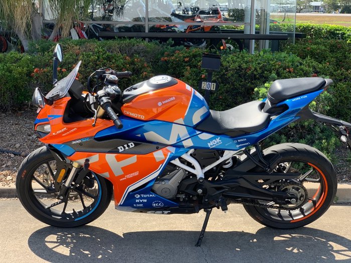 2023 CFMOTO 300 SR ABS LAVA ORANGE