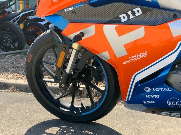 2023 CFMOTO 300 SR ABS LAVA ORANGE