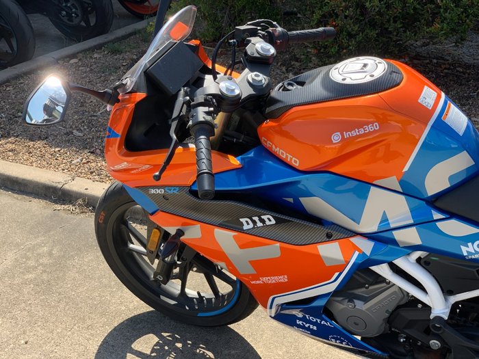 2023 CFMOTO 300 SR ABS LAVA ORANGE