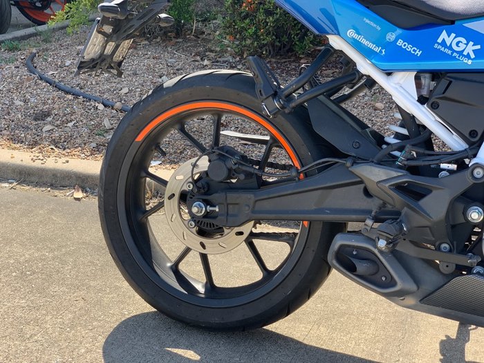 2023 CFMOTO 300 SR ABS LAVA ORANGE