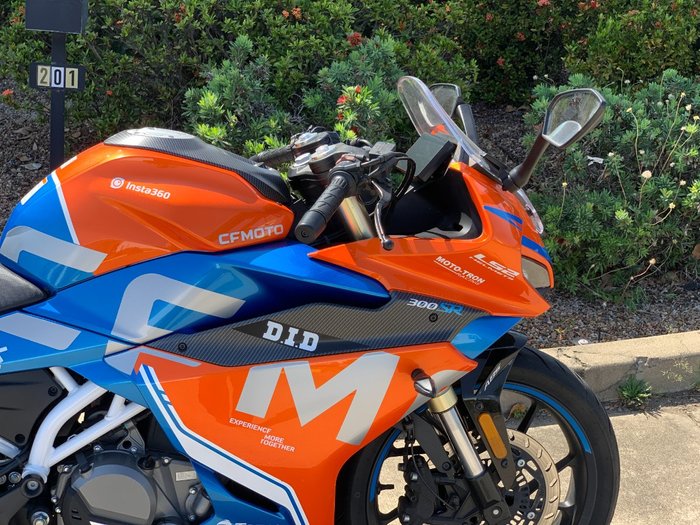 2023 CFMOTO 300 SR ABS LAVA ORANGE