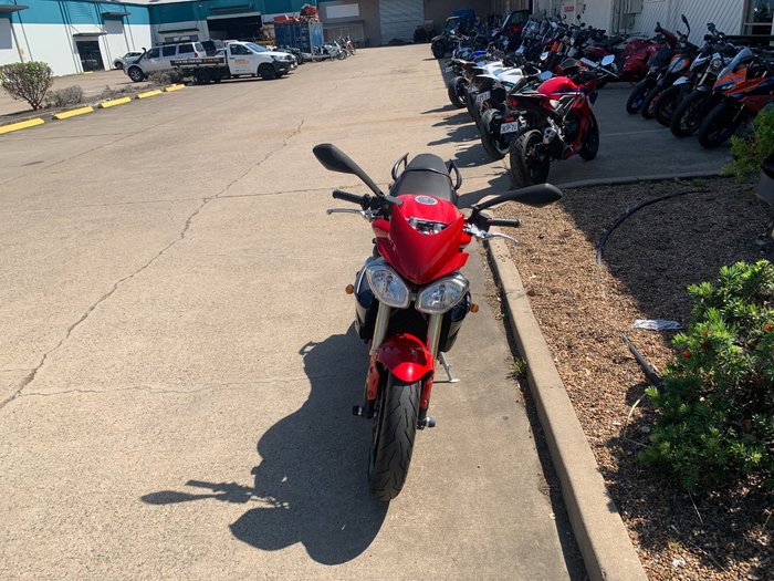 2014 Triumph STREET TRIPLE 660 Red