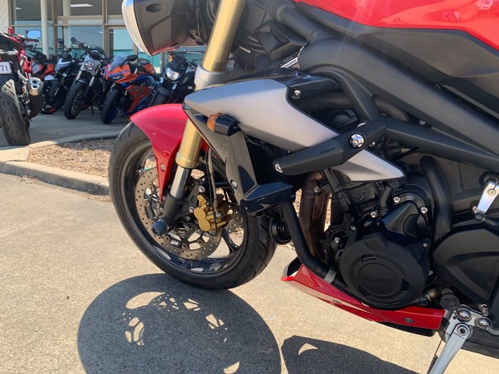2014 Triumph STREET TRIPLE 660 Red