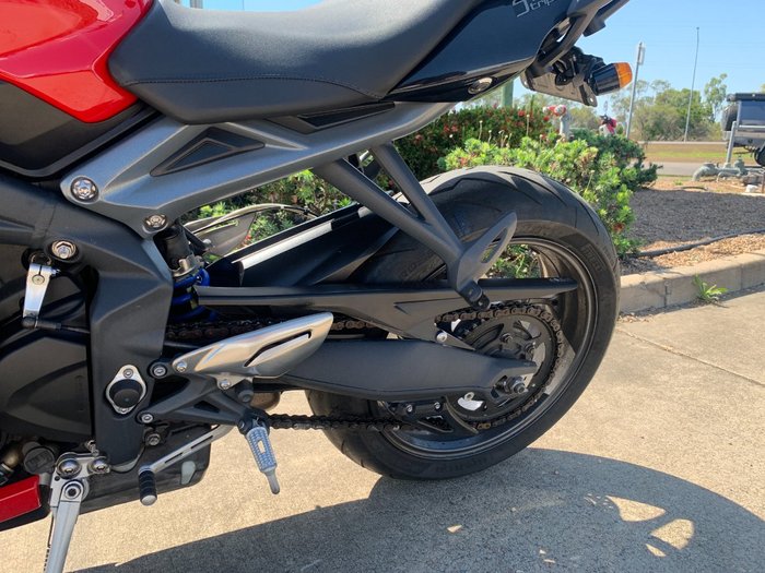 2014 Triumph STREET TRIPLE 660 Red