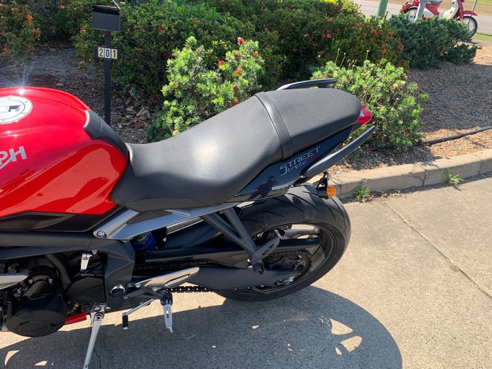 2014 Triumph STREET TRIPLE 660 Red