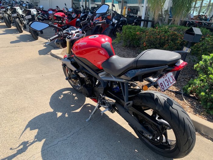 2014 Triumph STREET TRIPLE 660 Red
