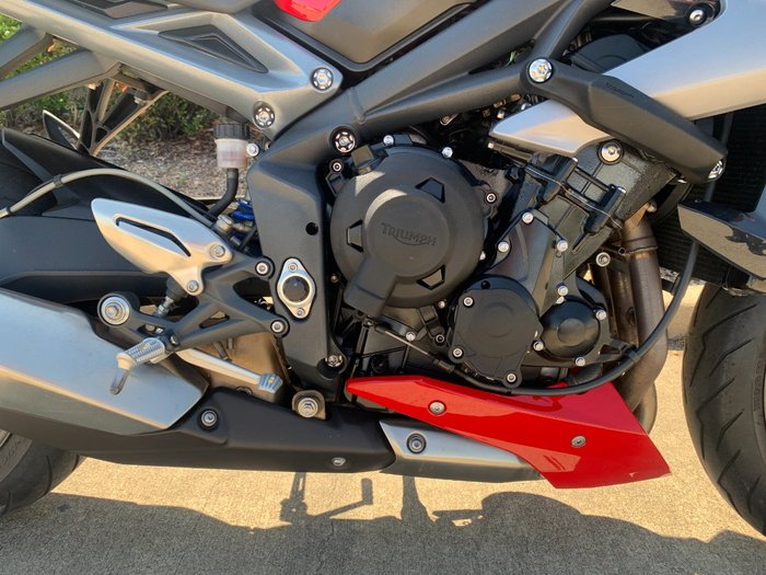 2014 Triumph STREET TRIPLE 660 Red
