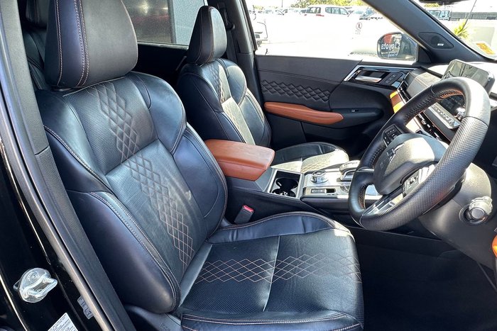 2023 Mitsubishi Outlander Exceed Tourer