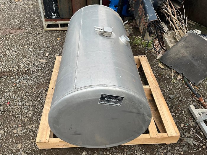 0 Volvo fuel tanks Volvo