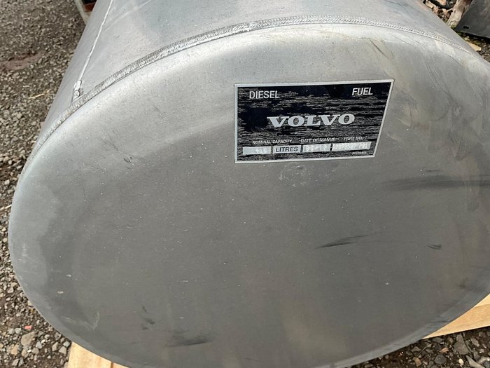 0 Volvo fuel tanks Volvo
