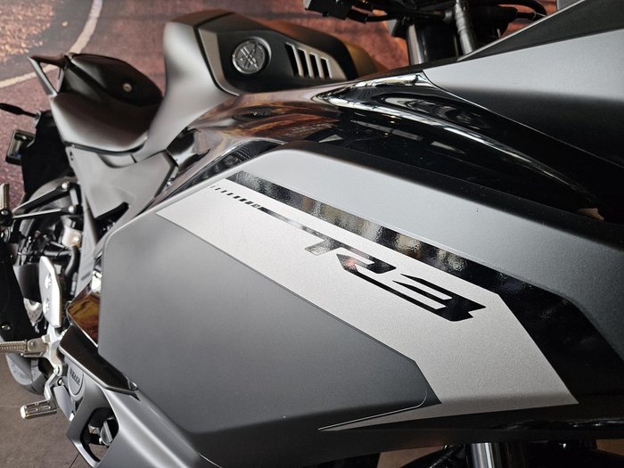 2025 Yamaha YZF-R3 R3 Black