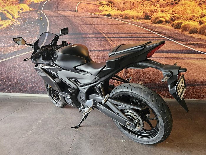 2025 Yamaha YZF-R3 R3 Black