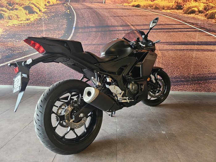 2025 Yamaha YZF-R3 R3 Black