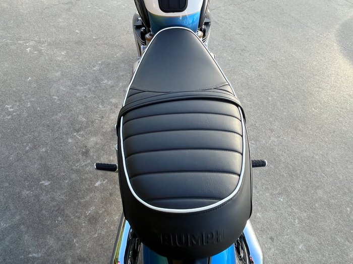 2023 Triumph BONNEVILLE T120 Blue / White