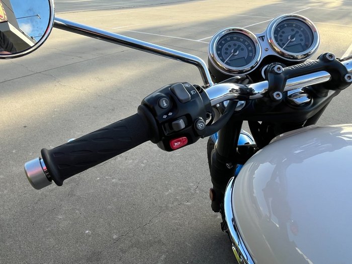 2023 Triumph BONNEVILLE T120 Blue / White