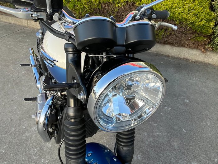 2023 Triumph BONNEVILLE T120 Blue / White
