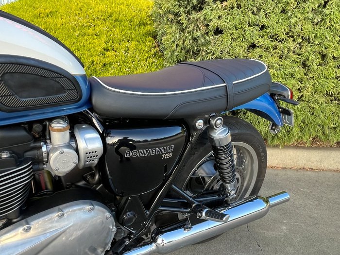 2023 Triumph BONNEVILLE T120 Blue / White