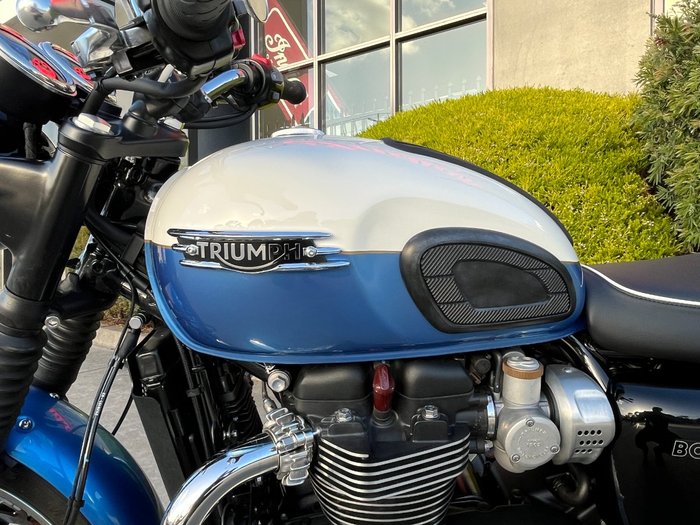 2023 Triumph BONNEVILLE T120 Blue / White