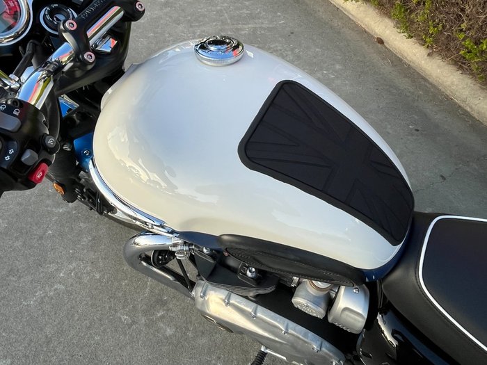 2023 Triumph BONNEVILLE T120 Blue / White