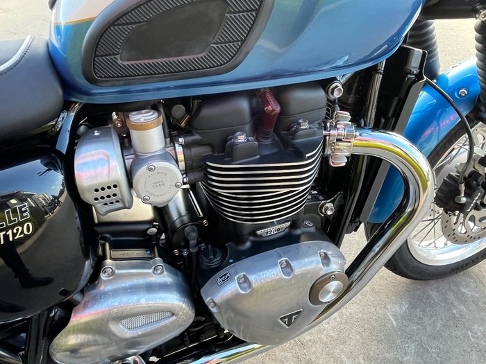 2023 Triumph BONNEVILLE T120 Blue / White