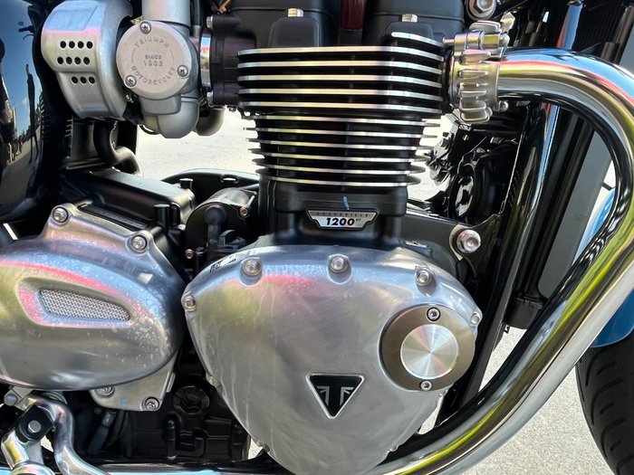 2023 Triumph BONNEVILLE T120 Blue / White