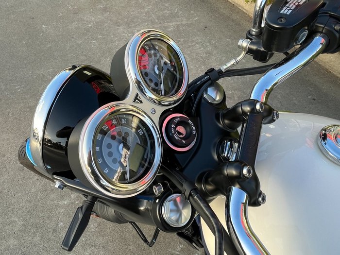 2023 Triumph BONNEVILLE T120 Blue / White