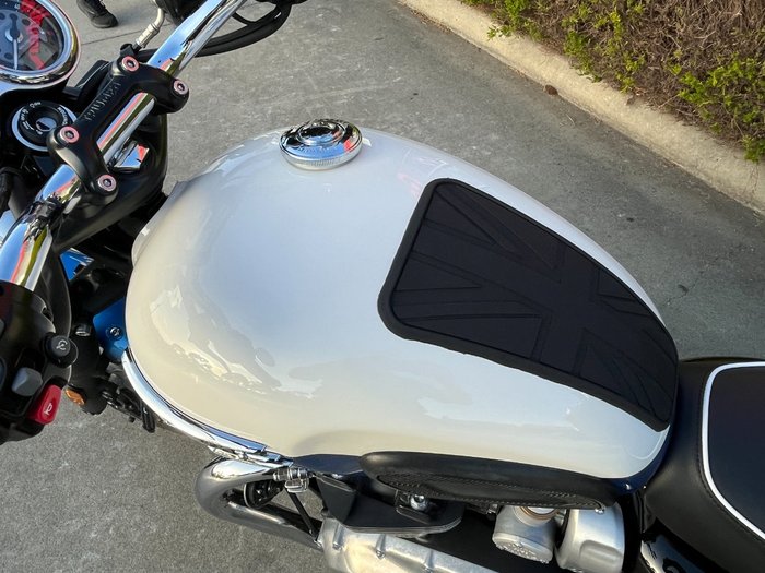 2023 Triumph BONNEVILLE T120 Blue / White