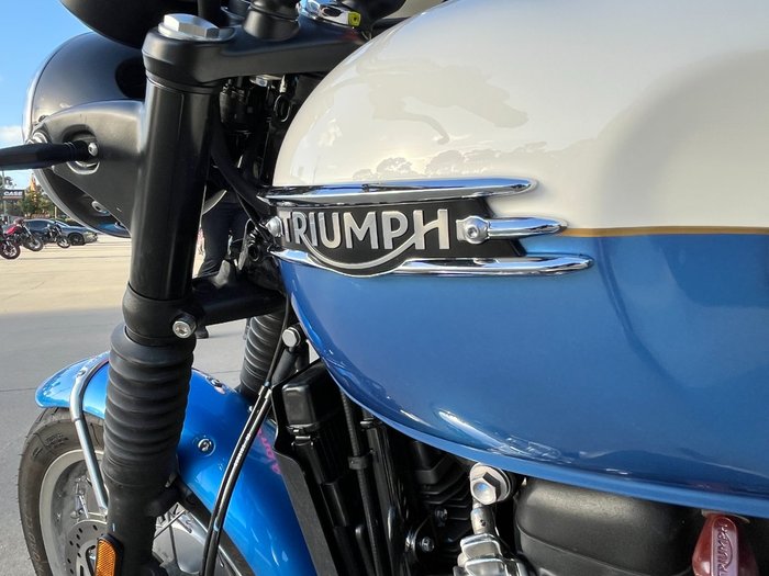 2023 Triumph BONNEVILLE T120 Blue / White
