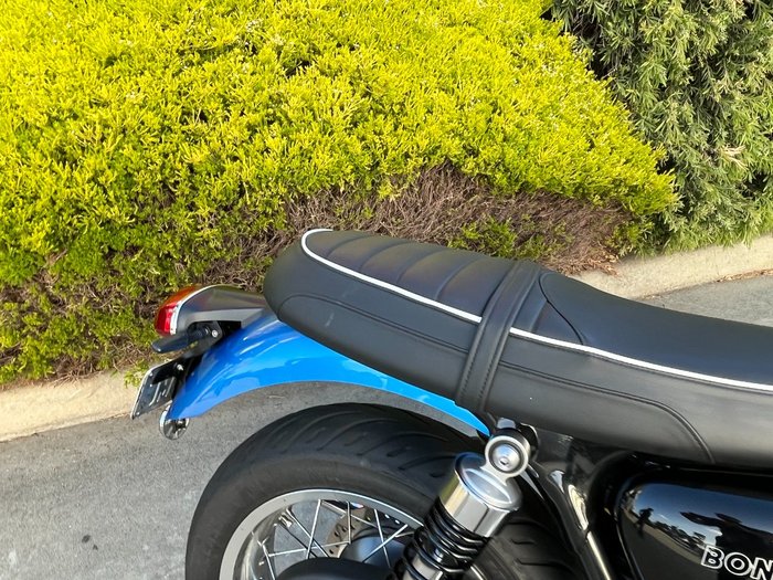 2023 Triumph BONNEVILLE T120 Blue / White
