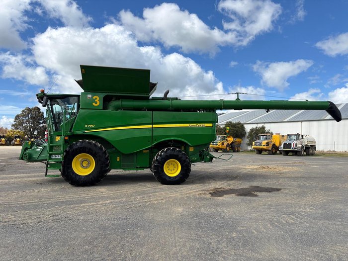 2019 John Deere S790 Green