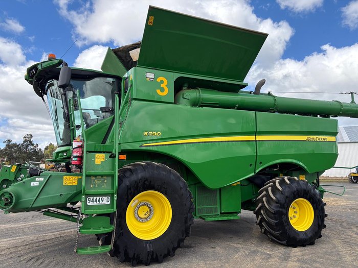 2019 John Deere S790 Green