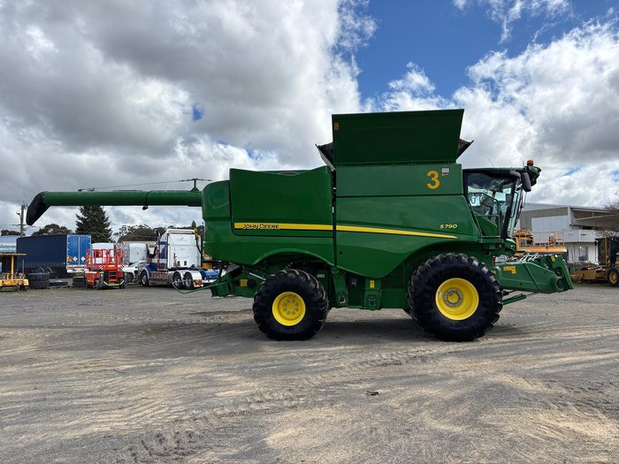 2019 John Deere S790 Green