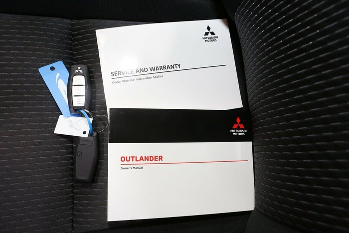 2024 Mitsubishi Outlander LS