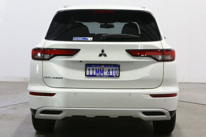2024 Mitsubishi Outlander LS