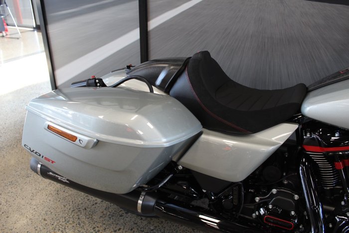 2025 Harley-davidson FLTRXSTSE CVO RD GLIDE ST 121