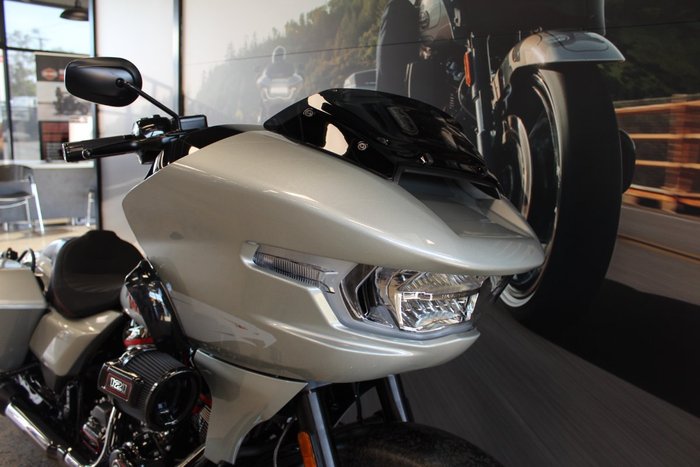 2025 Harley-davidson FLTRXSTSE CVO RD GLIDE ST 121