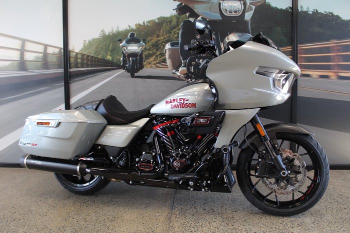 2025 Harley-davidson FLTRXSTSE CVO RD GLIDE ST 121