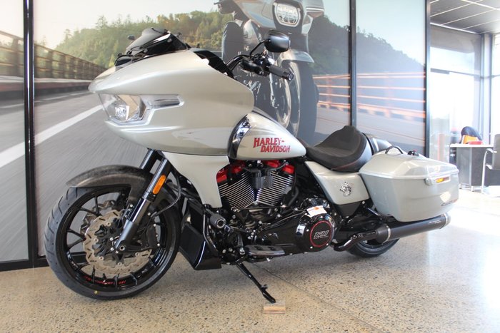 2025 Harley-davidson FLTRXSTSE CVO RD GLIDE ST 121