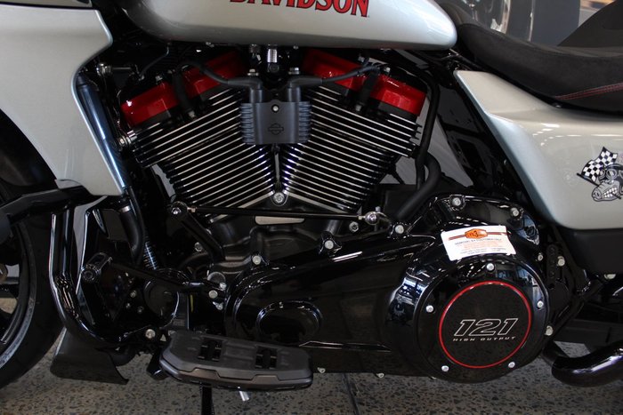 2025 Harley-davidson FLTRXSTSE CVO RD GLIDE ST 121