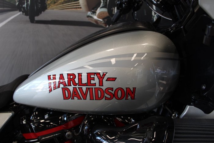 2025 Harley-davidson FLTRXSTSE CVO RD GLIDE ST 121