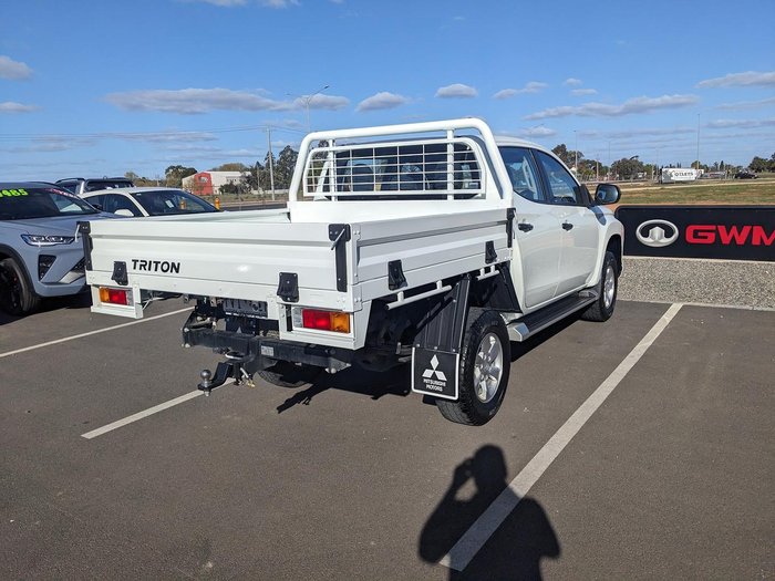 2022 Mitsubishi Triton GLX+