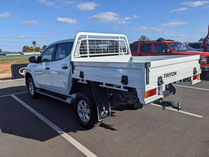 2022 Mitsubishi Triton GLX+