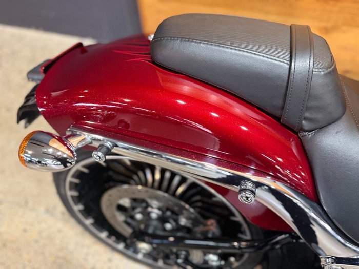 2017 Harley-davidson FXSB SOFTAIL BREAKOUT Red