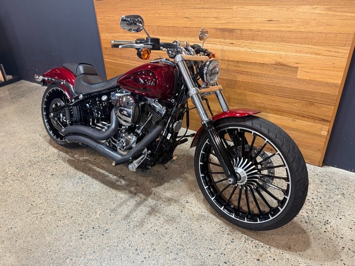 2017 Harley-davidson FXSB SOFTAIL BREAKOUT Red