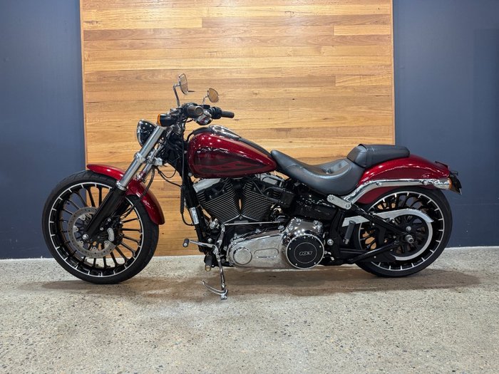 2017 Harley-davidson FXSB SOFTAIL BREAKOUT Red